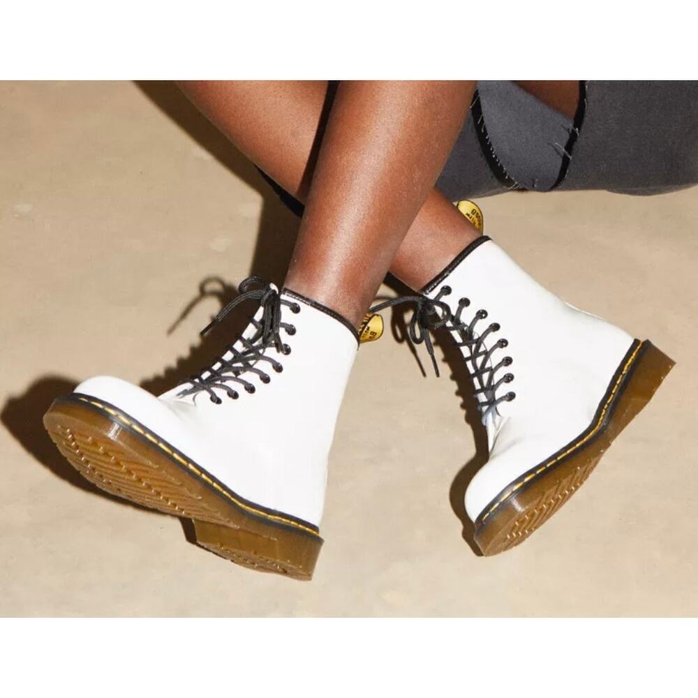 Dr. Martens 1460 Smooth Leather Lace Up Boots In White Size 9